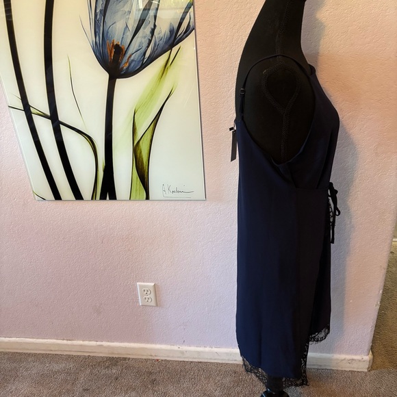 New dress size medium - Picture 3 of 6